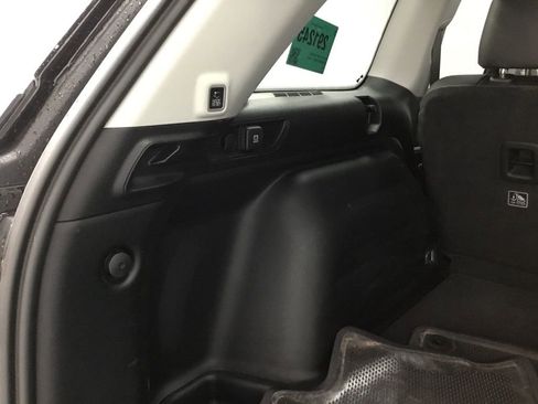 Used 2023 Jeep Grand Cherokee Limited w/ Black Appearance Package image 36