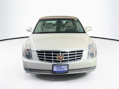Used 2011 Cadillac DTS Luxury FWD image 2