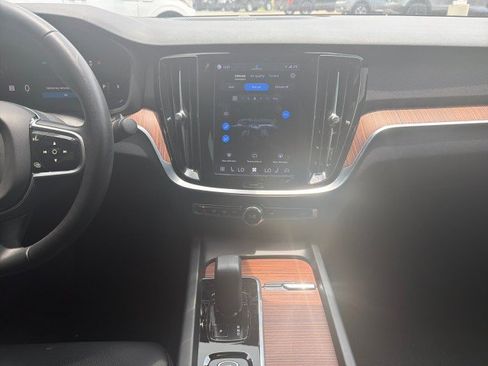 Used 2023 Volvo S60 B5 Plus FWD image 13