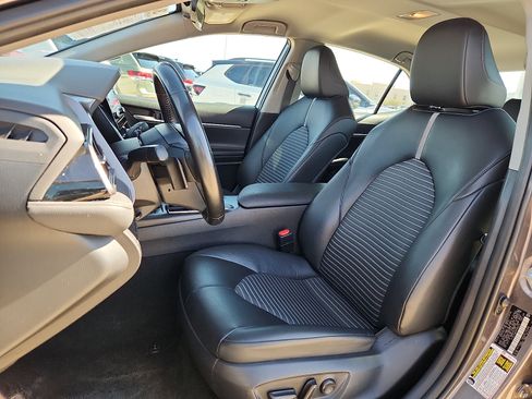 Used 2023 Toyota Camry SE FWD image 13
