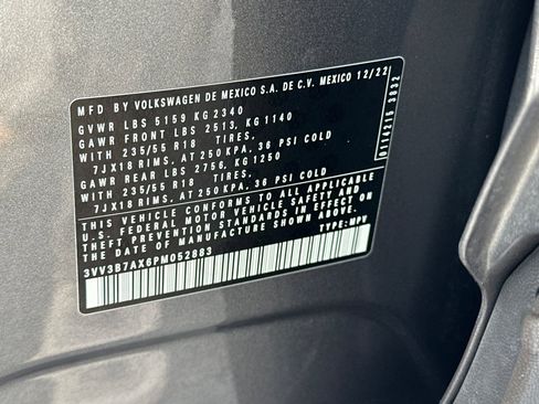 Used 2023 Volkswagen Tiguan SE image 29