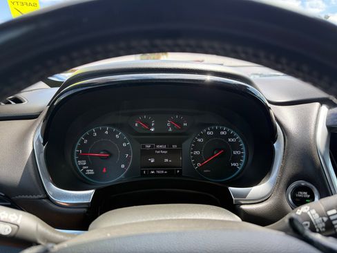 Used 2022 Chevrolet Traverse LT FWD image 17