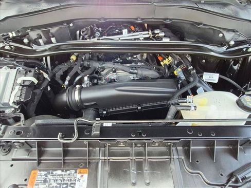 Used 2025 Ford Explorer ST-Line AWD/4WD image 23