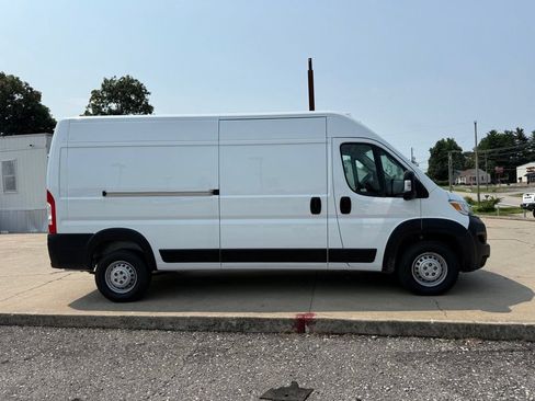 Used 2025 RAM ProMaster 2500 w/ Convenience Group FWD image 5
