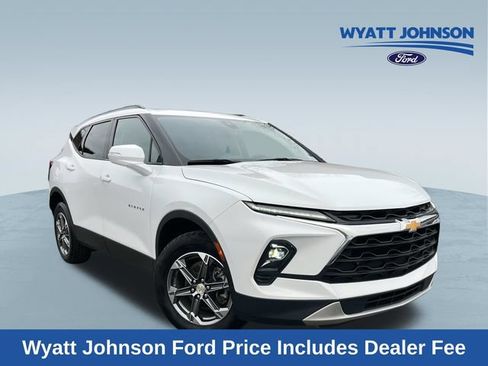 Used 2024 Chevrolet Blazer LT FWD image 1