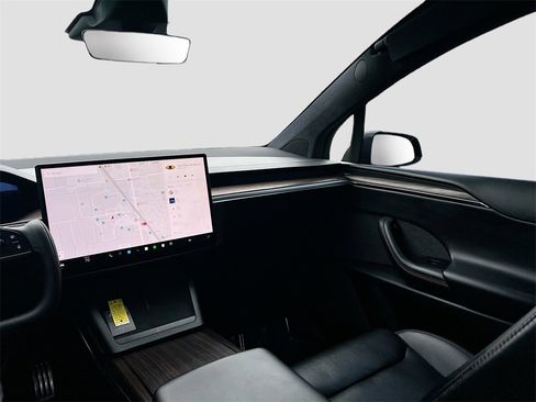 Used 2022 Tesla Model X image 22