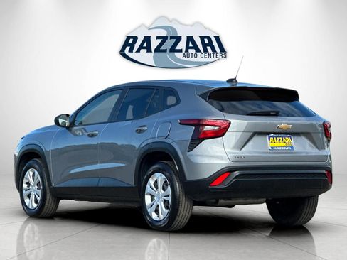 Used 2026 Chevrolet Trax LS w/ Driver Confidence Package FWD image 5