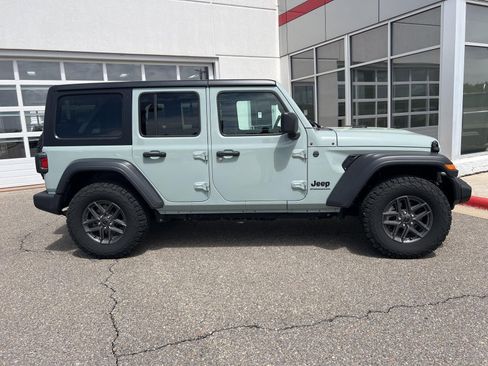 Used 2024 Jeep Wrangler Unlimited Sport AWD/4WD image 12