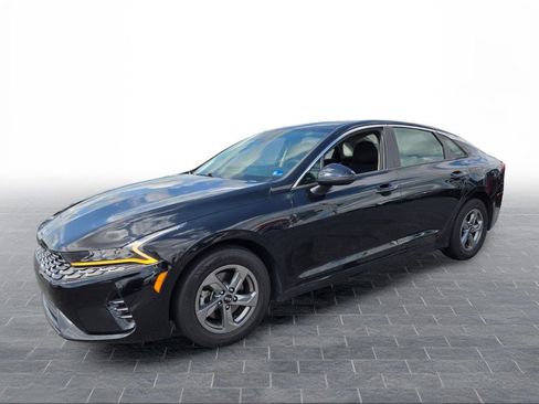 Used 2021 Kia K5 LXS FWD image 2