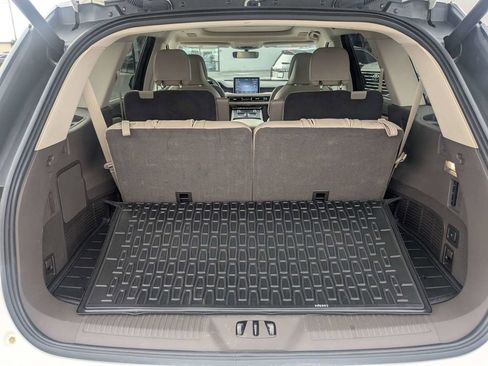 Used 2024 Lincoln Aviator Reserve w/ Equipment Group 201A AWD/4WD image 13