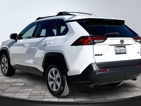 Used 2019 Toyota RAV4 LE image 2