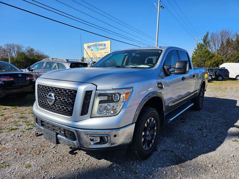 Used 2019 Nissan Titan PRO-4X w/ Pro-4x Convenience Package image 1