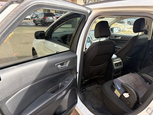 Used 2023 Ford Edge SE w/ Black Appearance Package image 21