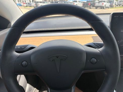Used 2020 Tesla Model 3 Standard Range Plus RWD image 14