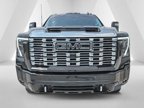 Used 2024 GMC Sierra 3500 Denali w/ Denali Reserve Package AWD/4WD image 2