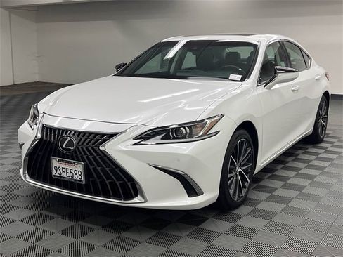 Used 2025 Lexus ES 350 w/ Premium Package image 2