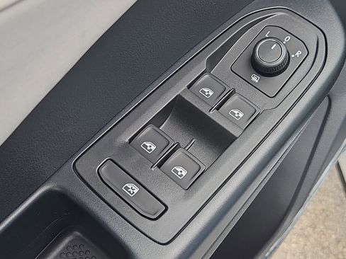 New 2026 Volkswagen Taos SE AWD/4WD image 7