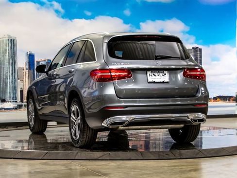 Used 2018 Mercedes-Benz GLC 300 4MATIC image 9