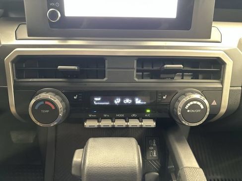Used 2024 Toyota Tacoma SR5 AWD/4WD image 20