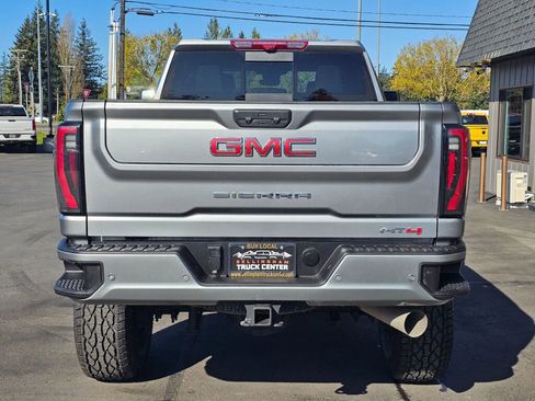 Used 2025 GMC Sierra 3500 AT4 w/ AT4 Premium Plus Package AWD/4WD image 4
