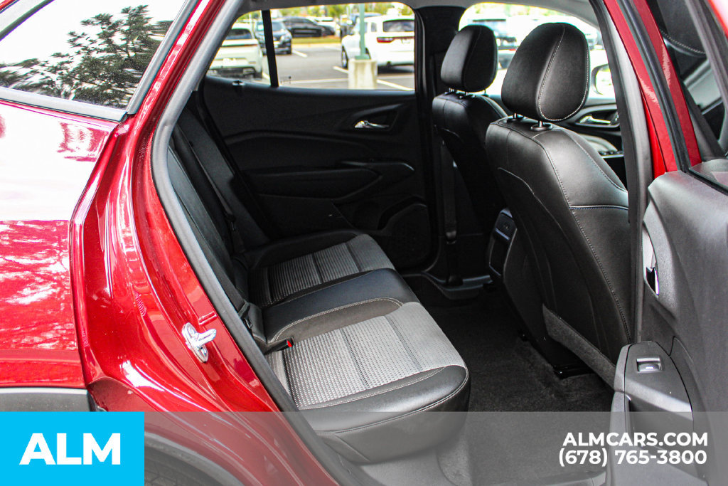 Used 2025 Chevrolet Trax LT FWD image 18