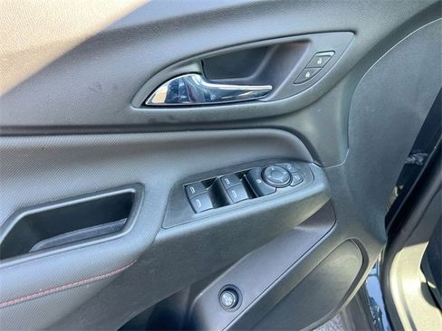Used 2022 Chevrolet Equinox RS w/ Infotainment Package image 22
