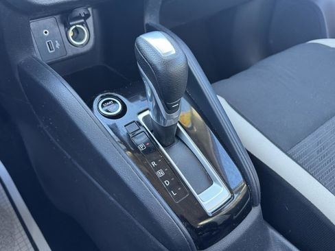 Used 2021 Nissan Versa SV image 31