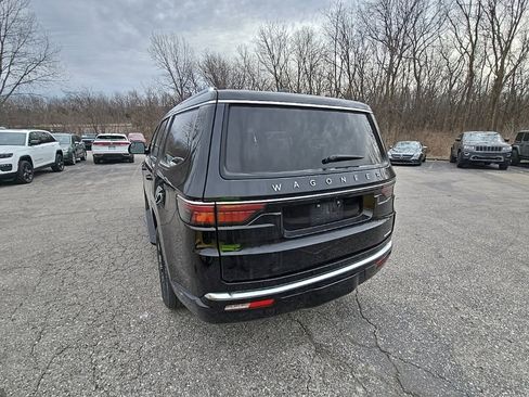 Used 2024 Jeep Wagoneer Series II image 5