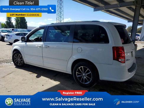 Used 2017 Dodge Grand Caravan SXT FWD image 3