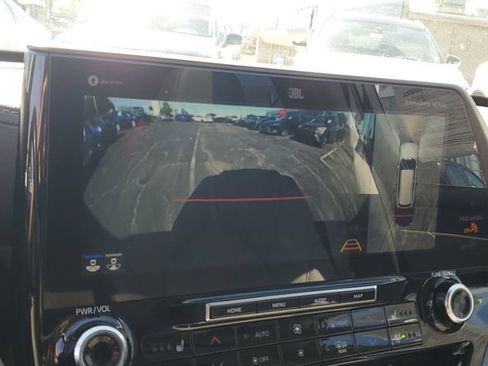 Used 2020 Toyota Highlander Limited AWD/4WD image 28