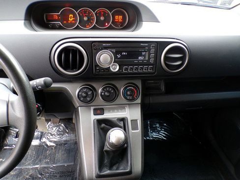 Used 2011 Scion xB image 12