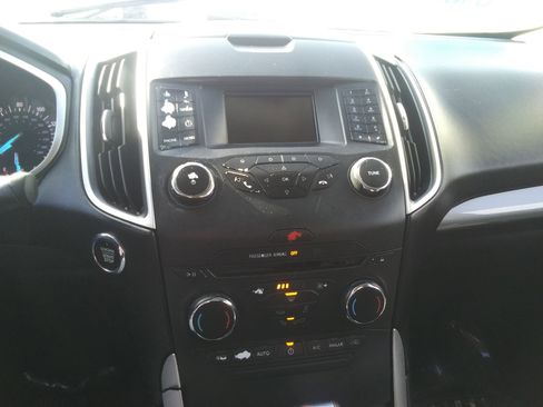 Used 2015 Ford Edge SEL image 18