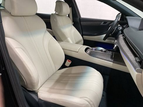 Used 2024 Genesis G80 image 84