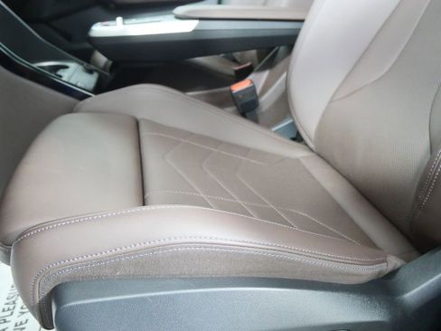 Certified 2025 BMW X2 xDrive28i AWD/4WD image 9