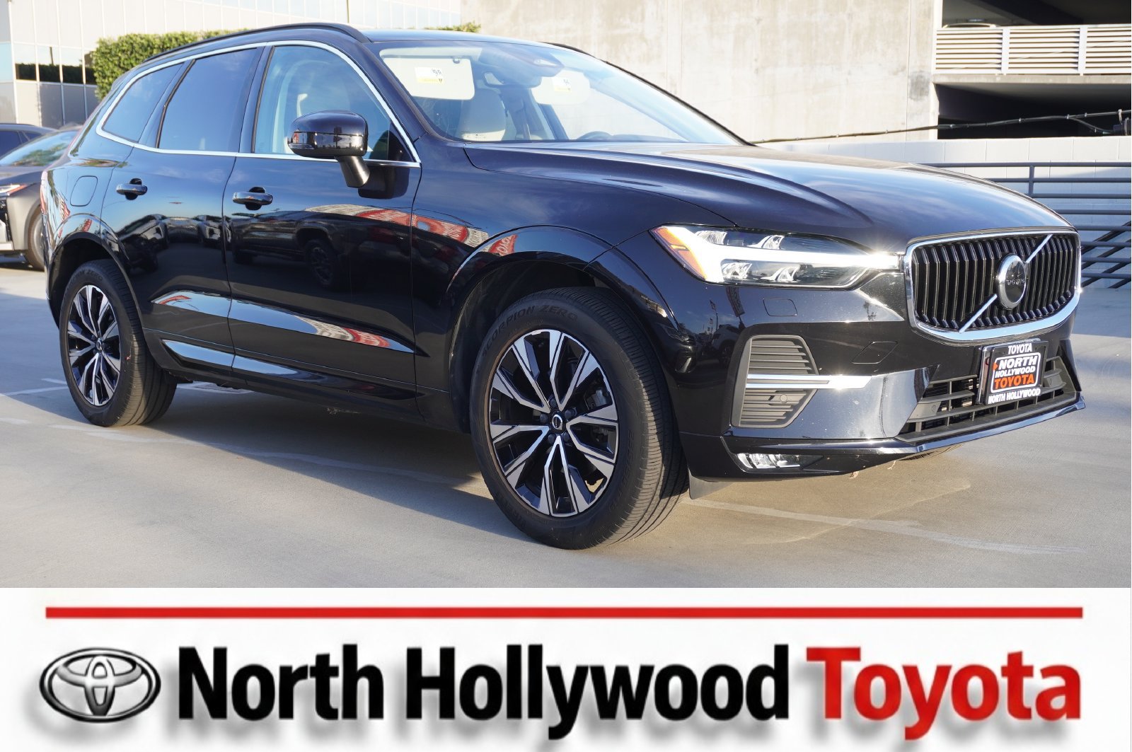 Used 2023 Volvo XC60 B5 Core w/ Climate Package AWD/4WD image 1
