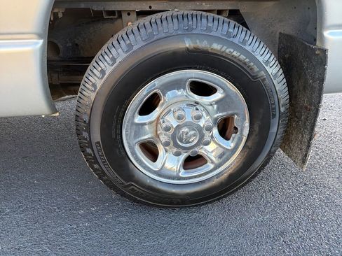 Used 2004 Dodge Ram 2500 Truck SLT image 25