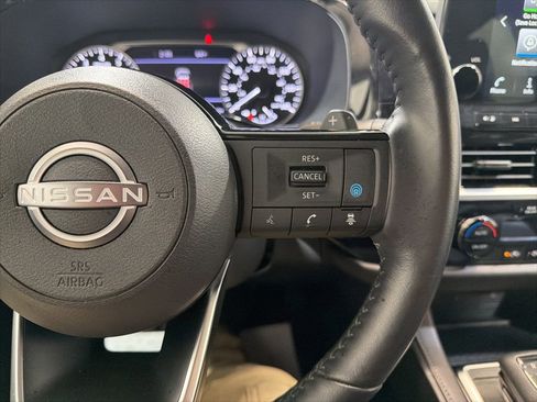 Used 2025 Nissan Pathfinder SL AWD/4WD image 26