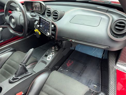 Used 2018 Alfa Romeo 4C Spider image 30
