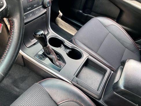 Used 2017 Toyota Camry SE FWD image 15
