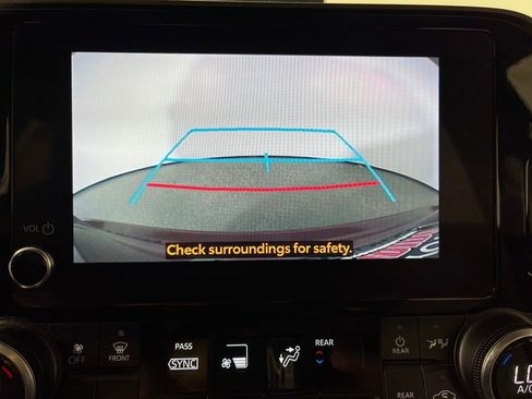 Certified 2023 Toyota Highlander L image 21