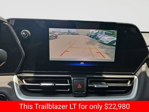 Used 2025 Chevrolet TrailBlazer LT AWD/4WD image 28