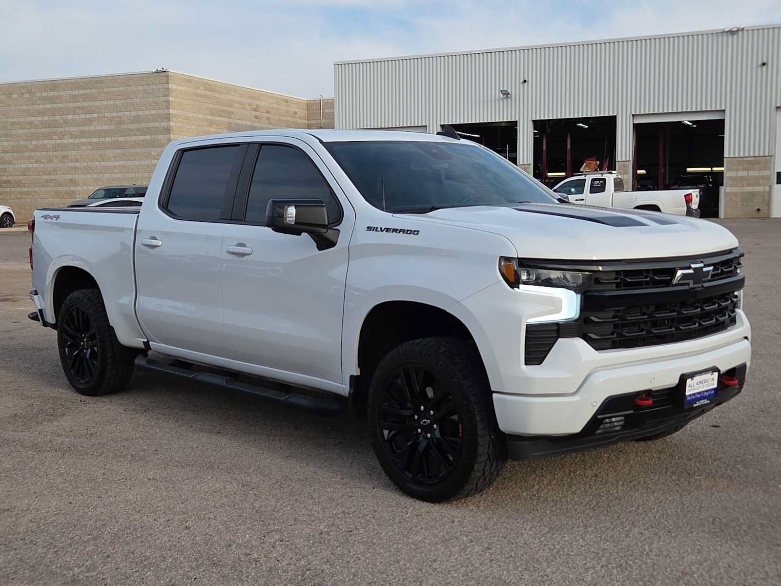 Used 2024 Chevrolet Silverado 1500 RST w/ Rally Edition AWD/4WD image 2