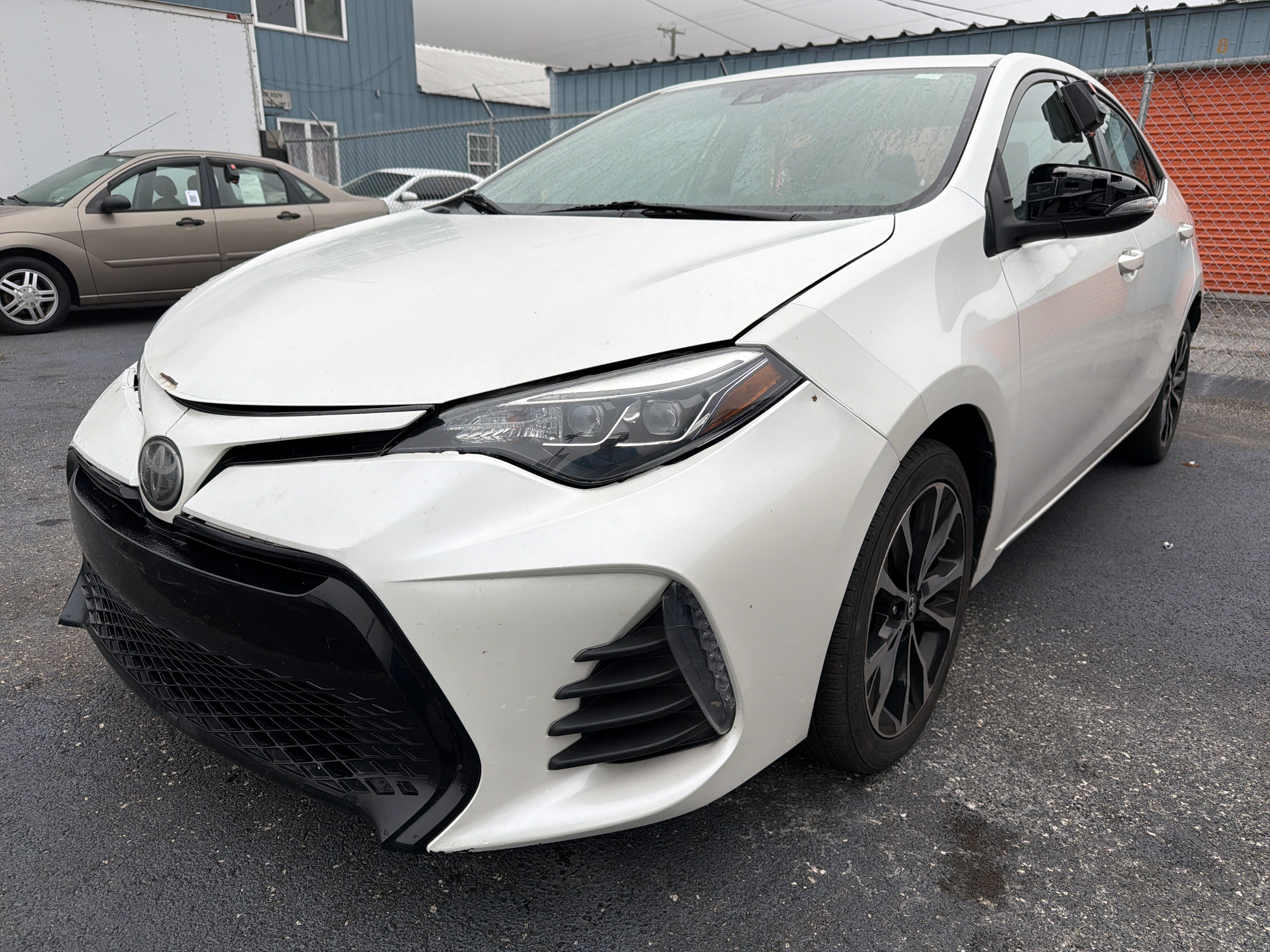 Used 2018 Toyota Corolla XSE FWD image 3