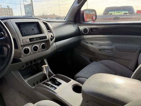 Used 2009 Toyota Tacoma w/ SR5 & TRD Off-Road Packages image 10