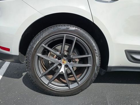 Used 2023 Porsche Macan Turbo AWD/4WD image 7