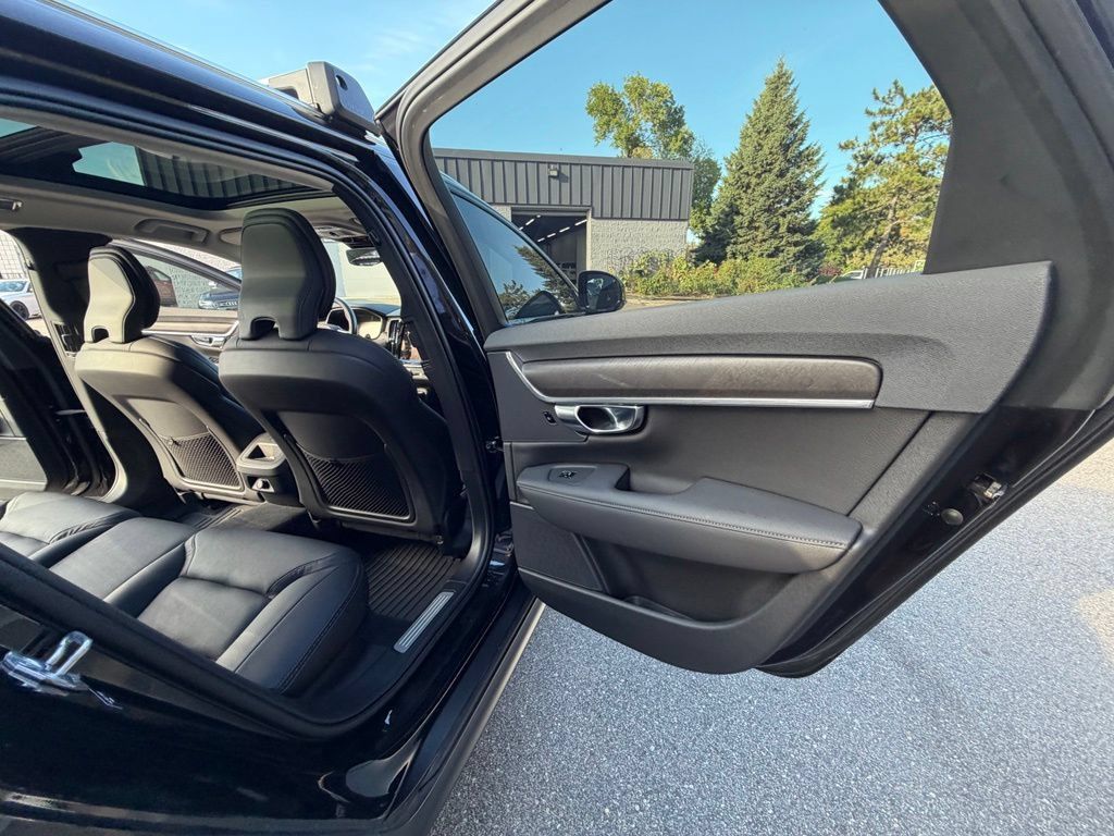 Used 2020 Volvo V90 T6 Cross Country w/ Protection Package Premier AWD/4WD image 22