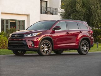 Used 2019 Toyota Highlander Limited Platinum AWD/4WD video 1