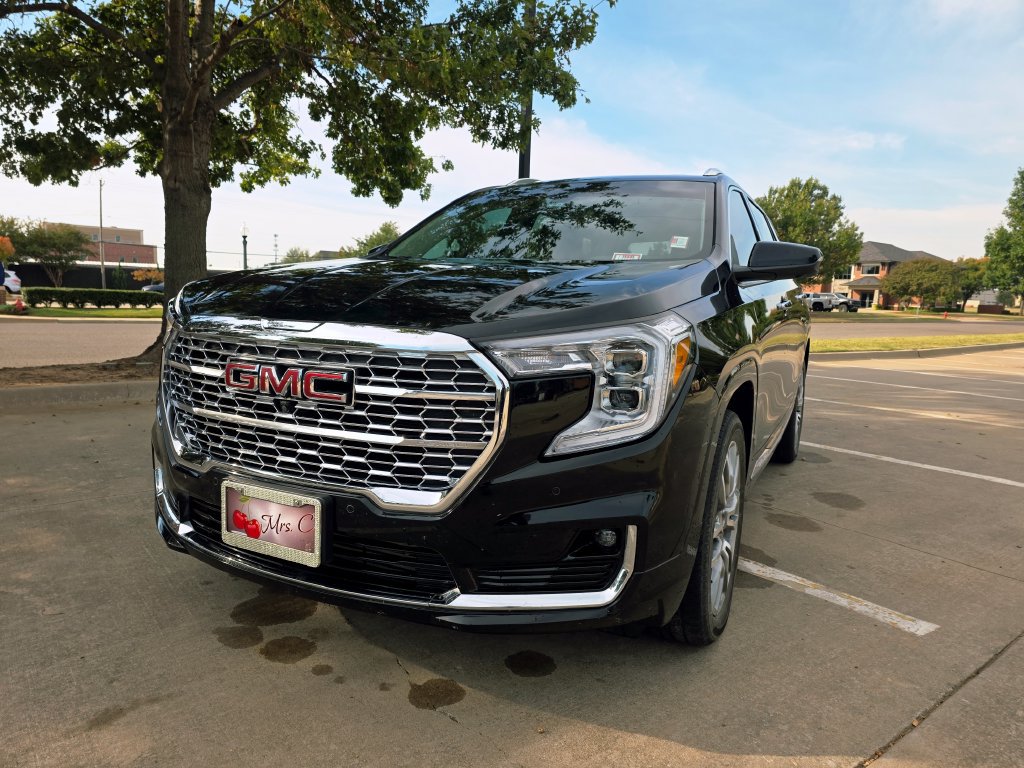 Used 2024 GMC Terrain Denali w/ Denali Premium Package AWD/4WD image 30