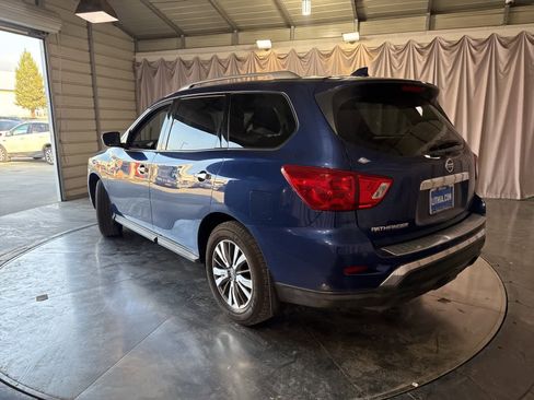 Used 2020 Nissan Pathfinder S image 6