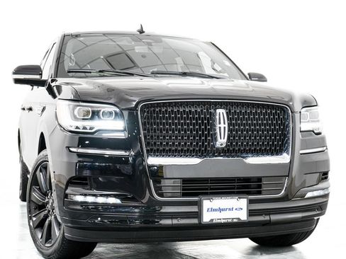 Used 2023 Lincoln Navigator L Reserve AWD/4WD image 3